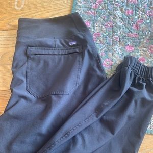 Patagonia Jogger Happy Hiker